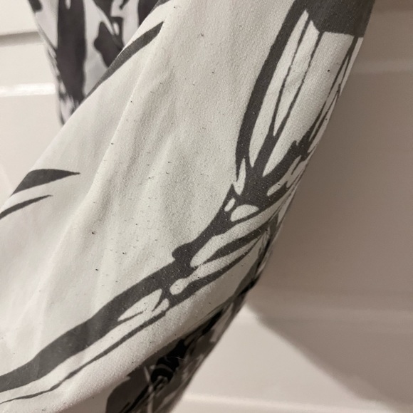 Top - Picture 2 of 4